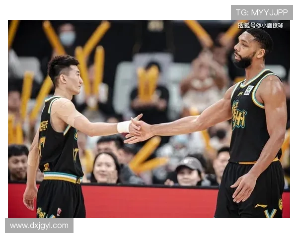 青岛之殇!韦瑟斯庞膝伤倒地离场 青岛之殇!韦瑟斯庞膝伤倒地离场